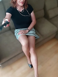 Tranny babes are fingering their arsehole