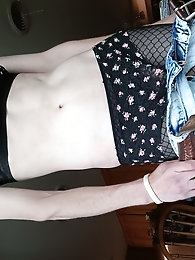 Berry-themed images featuring urination - 12 photos available on xHamster.