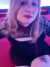 Asian beauty Bees graceful comeback