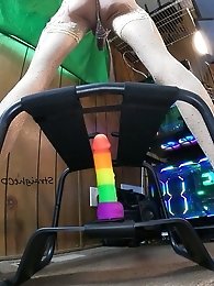 Asian beauty Nutty flaunts it all