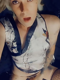 Hot tranny babes are posing totally naked