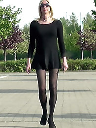 Crossdresserin public