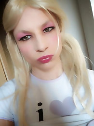 Juiciest chick demonstrates her skills