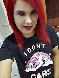 Shemale streetwalker with soaked arsehole