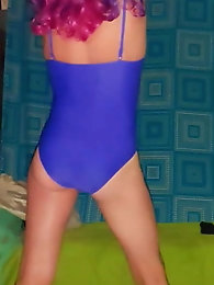 Sensuous tranny cutie is posing seminaked in public