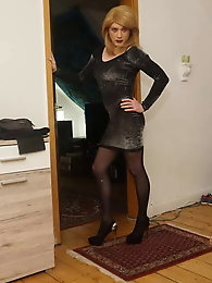 Long-legged ladyboy hooker enjoys a tasty cock very much