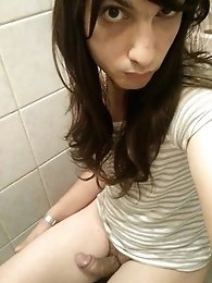 American streetwalker is baring it all on pictures