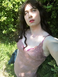 Pretty girl vladasexytrans and her open big hole