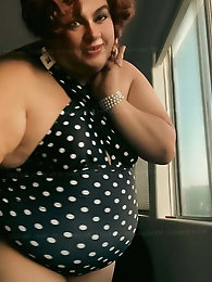 Tranny babes want to undress you