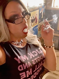 Trans Goddess Smoking Fetish