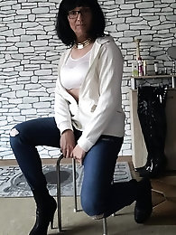 Mad shemale sluts are trying to tease