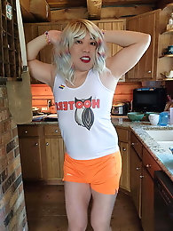 Top-notch tgirl harlots like the taste of sperm