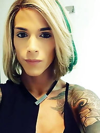 Adorable tranny GFs are spreading their arsehole