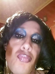 Zealous shemale strumpet is spreading her arsehole on cam