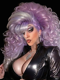 Busty tranny hookers are posing naked on pics