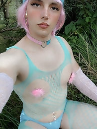 BRAZILIAN-TRANSSEXUALS: Sexy Thayna Jordana in Red