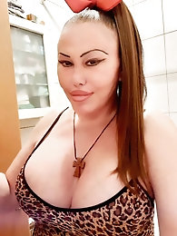 Sissy Gal Loves Dressing Up