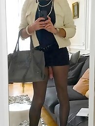 A girl with a cock exposed her ass and juicy tits outside