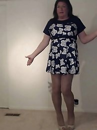 Tranny mistress takes off provocative dress