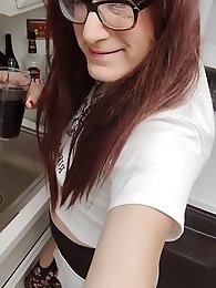 Crossdress Roadtrip Sunny Day in the Park with a hot girl