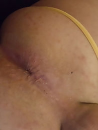 Babe is posing on the street