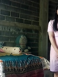 Tgirl streetwalkers are showing off their boobs