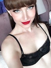 Topless shemale mistress likes anal sex so much