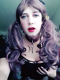 Hooker having unshaved bum