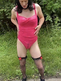 Adored tranny hooker is getting naked on pics